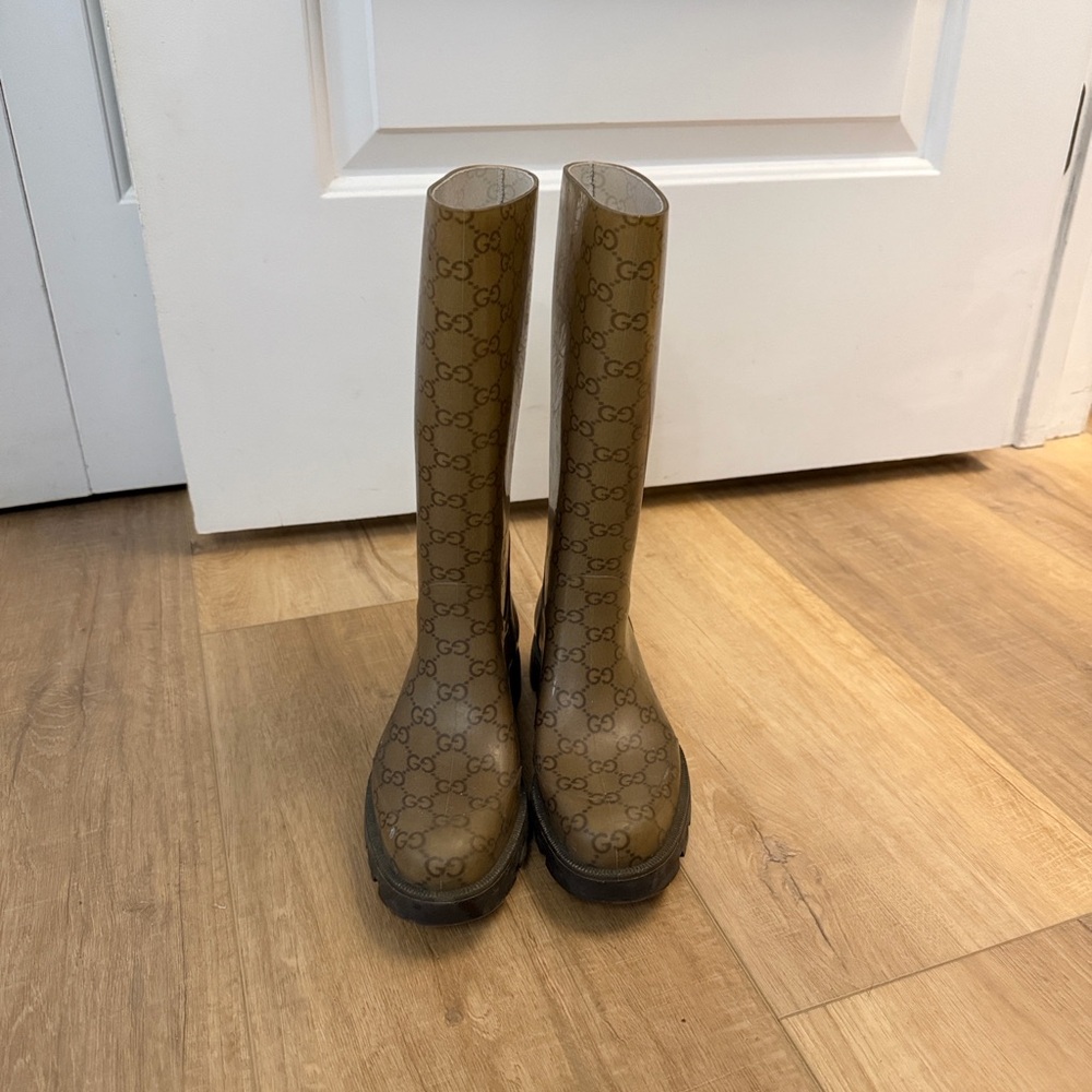 GUCCI Monogram Rubber Rain Boots Women’s Size 35 - Picture 2 of 7